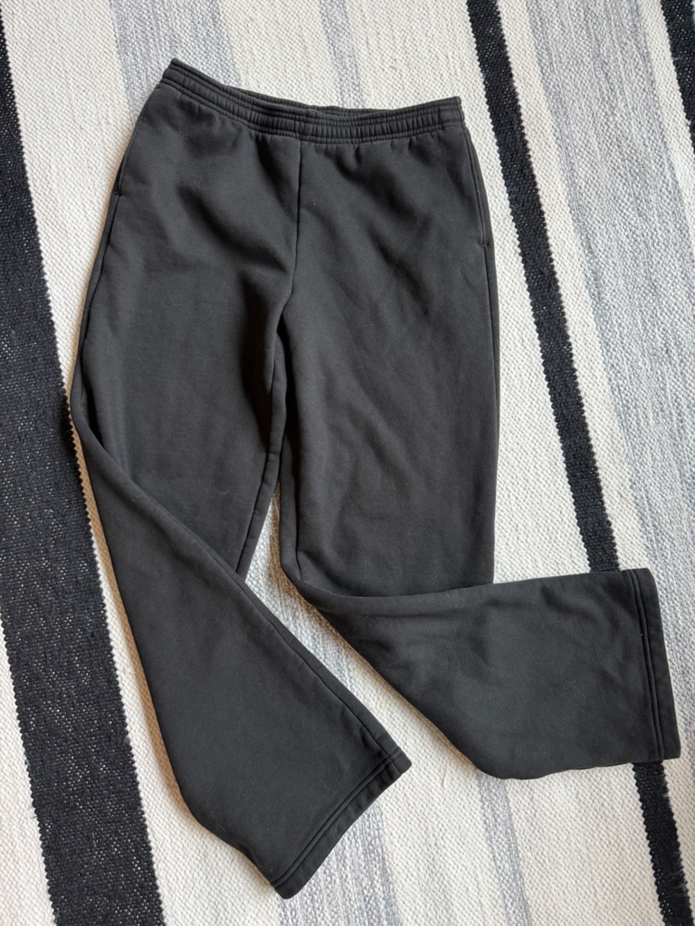 Vuori Fleece Lined Sweatpants - Picture 1 of 2